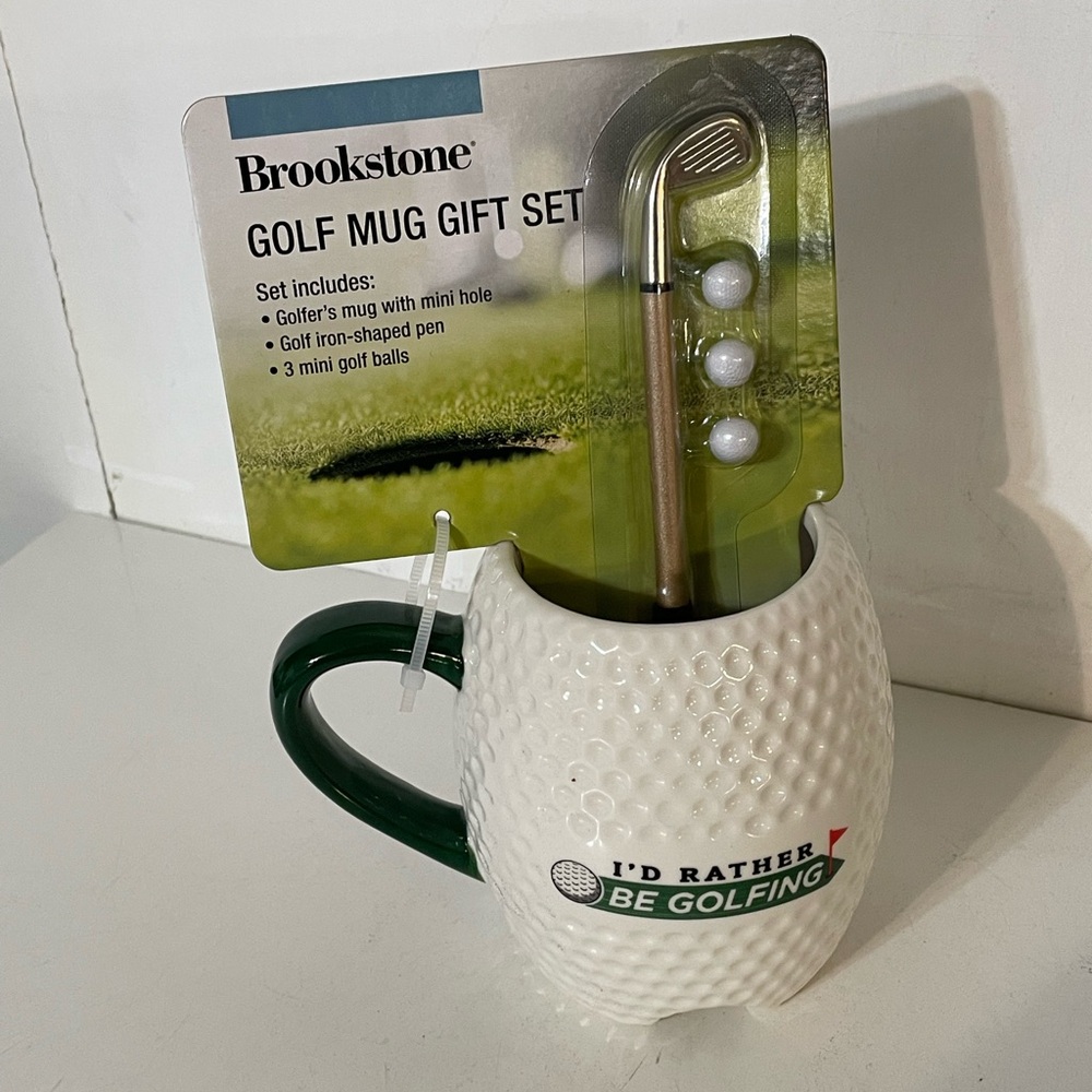 Brookstone Golf Gift Set
